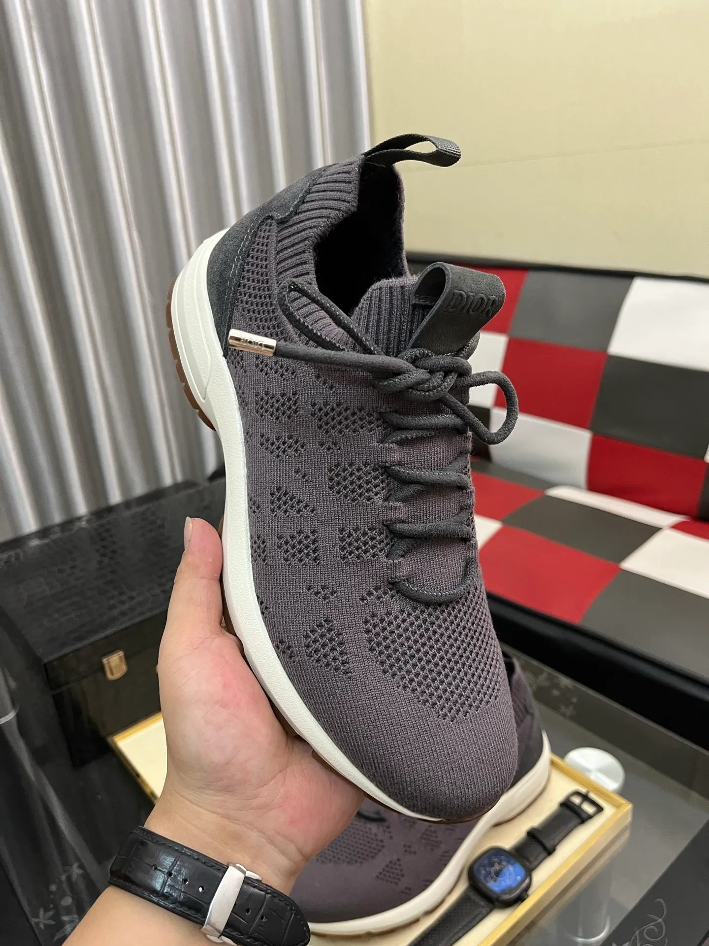 Men's shoes 💰: 400⌚️⌚️2025 new Dior fly-knit breathable casual men's shoes are on the market, original order, impeccable, the upper is made of imported fly-knit, and the original outsole is made one to one quarter. It is super comfortable on the feet. It is a must-buy pair of shoes. Available in sizes 38-446️⃣